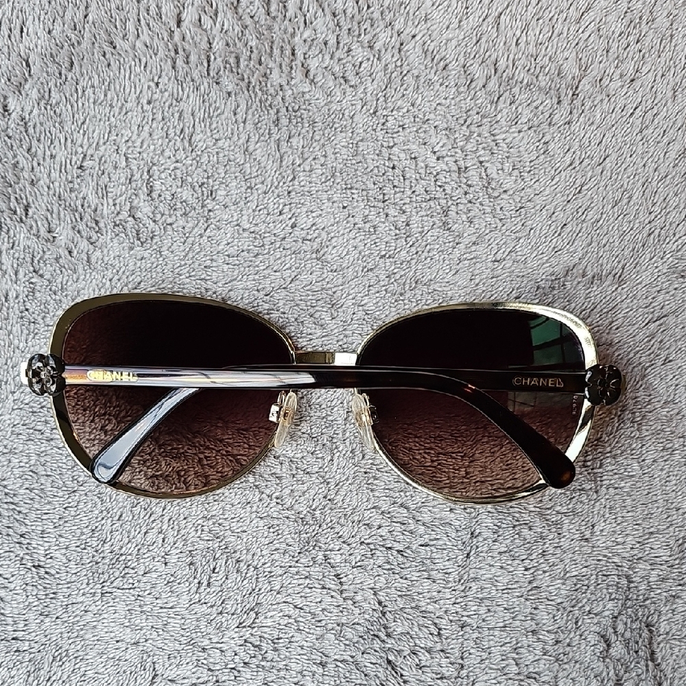 CHANEL Women's Sunglasses with Gold Frame and Brown Lenses - Picture 9 of 11